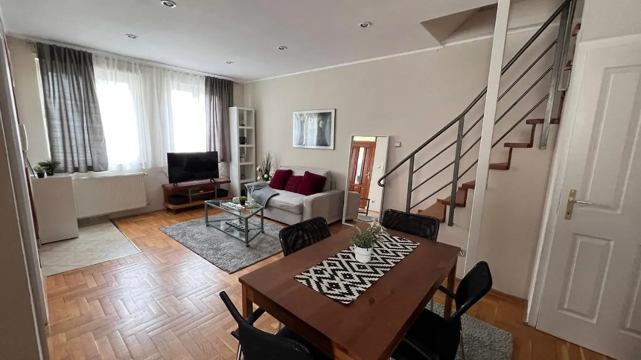 Opera Penthouse Apartment Budapest